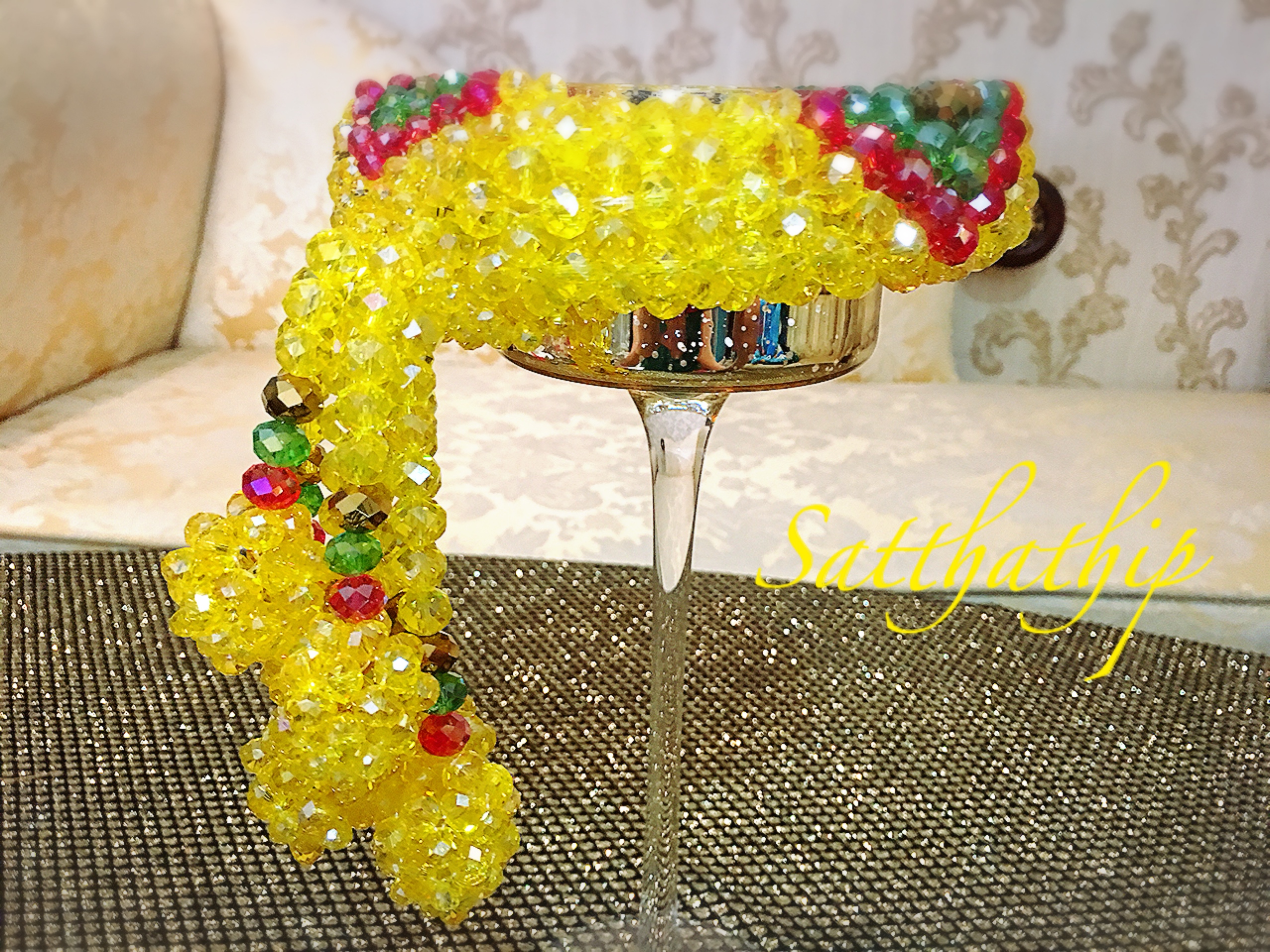 พวงมาลัยคริสตัล สีเหลือง - Crystal Garland