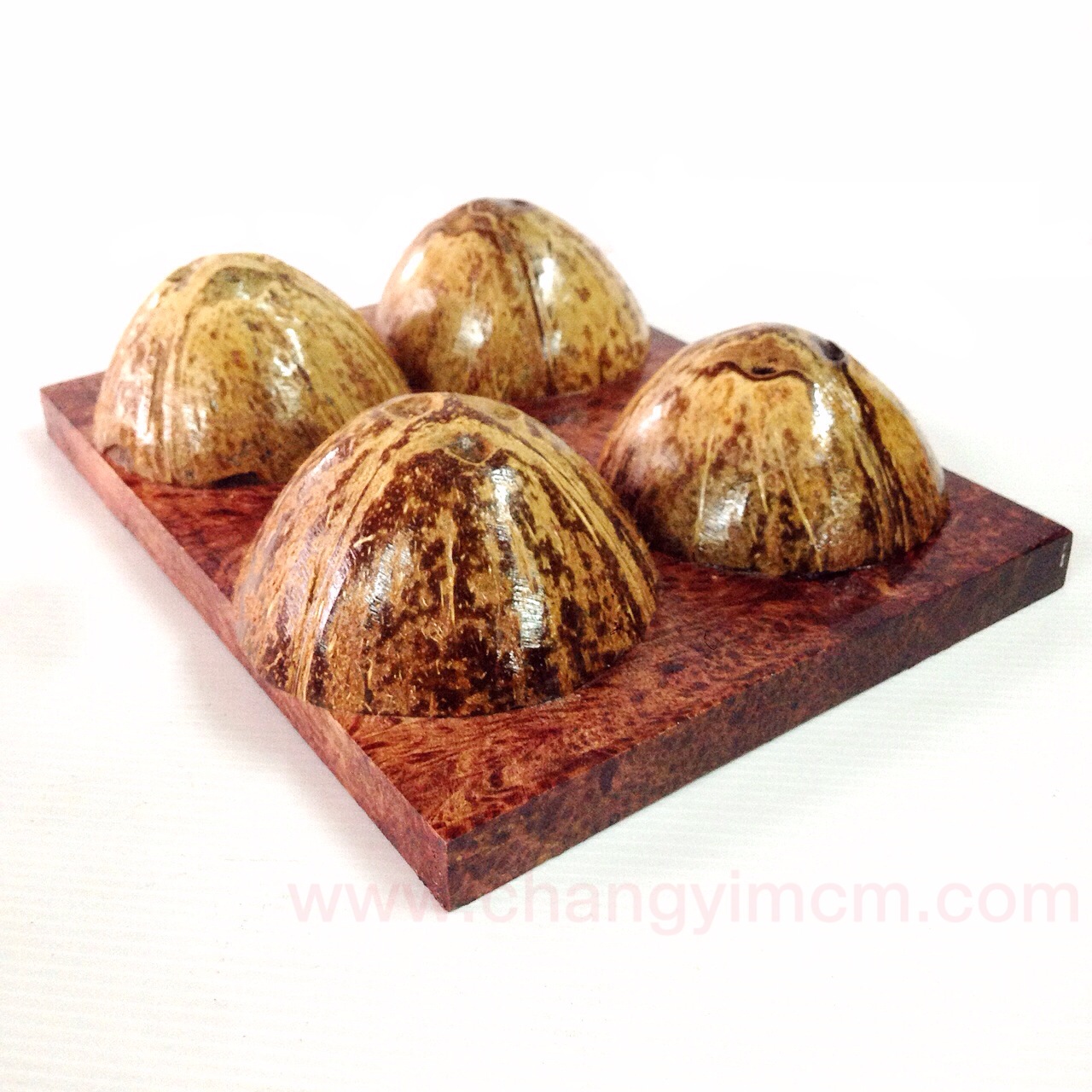 ที่นวดเท้ากะลามะพร้าว (Coconut Seed for Foot massage)