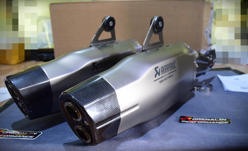 ท่อ Akrapovic ทรง HP สำหรับ R1250GS 2018+ ปลายไทเทเนียม (For Exhibition only)