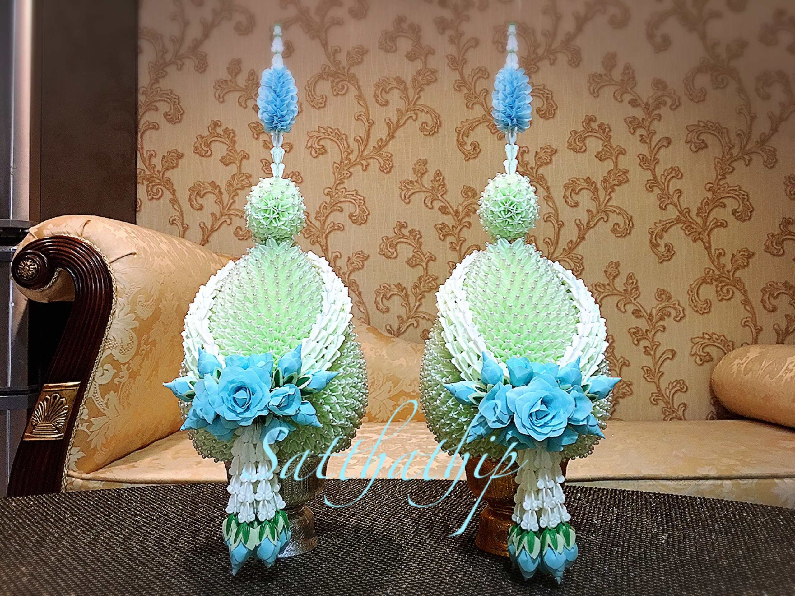 พานพุ่ม - พานพุ่มสักการะ - พานพุ่มดอกรัก - พานพุ่มดอกรักประดิษฐ์ (พลาสติก) - พานพุ่มสีขาว - Panpum