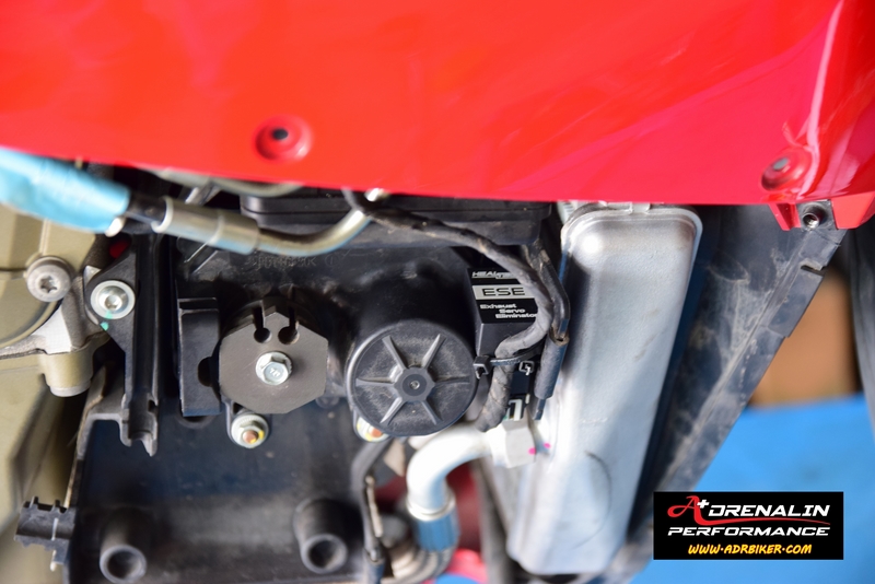 ท่อ Arrow สลิปออน สำหรับ Street Fighter V4 (For Exhibition only)