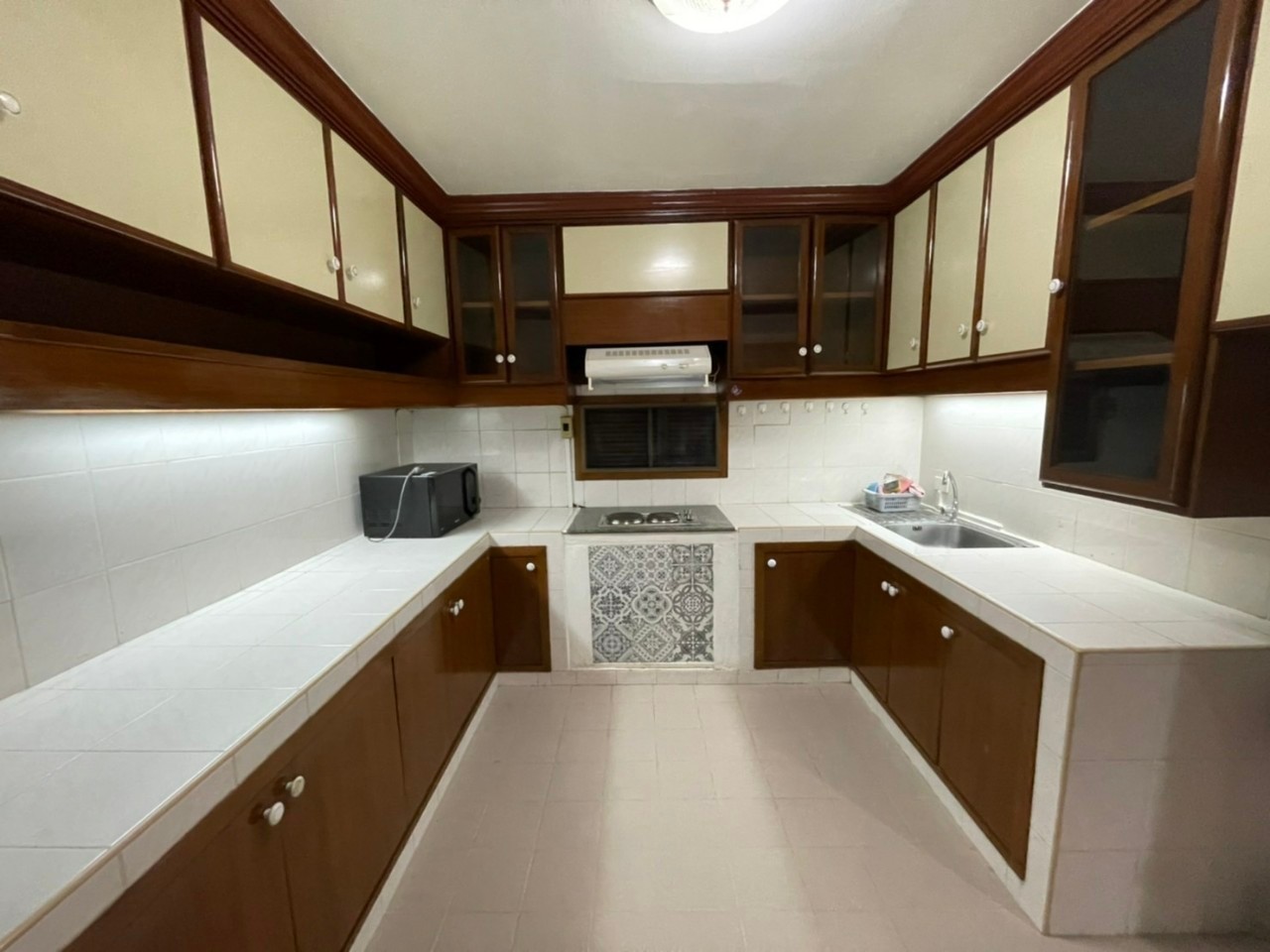 Acadamia Grand Tower Pet friendly for rent