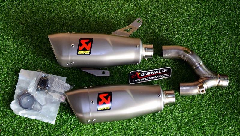 ท่อ Akrapovic ปลายคู่ GP ไทเทเนียม สำหรับ Monster 937 (For Exhibition only)
