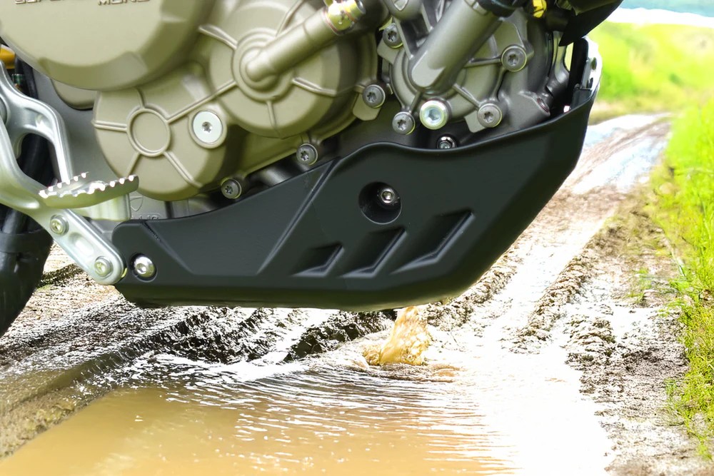 การ์ดใต้ท้อง Evotech สำหรับ hypermotard 698 mono