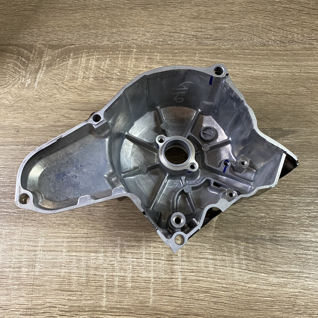 11341-KRS-600 ฝาครอบแคร้งเครื่องด้านซ้าย WAVE100S 2005 อะไหล่แท้ HONDA