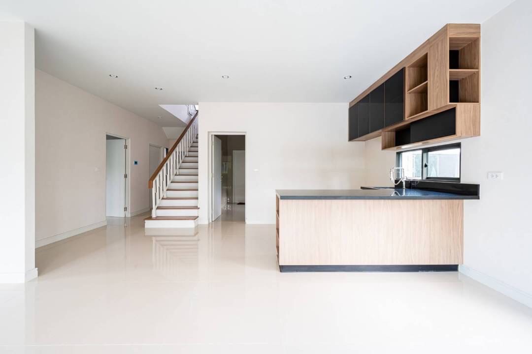 Burasiri Pattanakarn House for sell