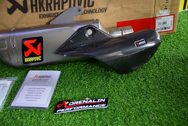 ท่อ Akrapovic ทรง GP สำหรับ R1 2020+ (For Exhibition only)