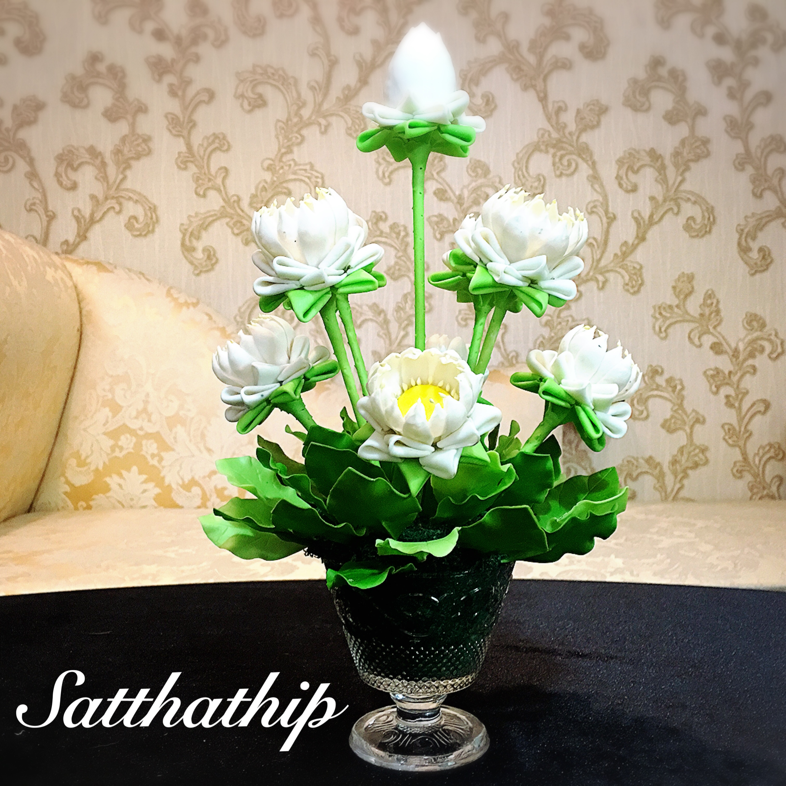 แจกันดอกบัว - ดอกบัวประดิษฐ์ - แจกันดอกบัวพับ (ข้างละ 9 ดอก) ประดิษฐ์จากดิน - Lotus Flower