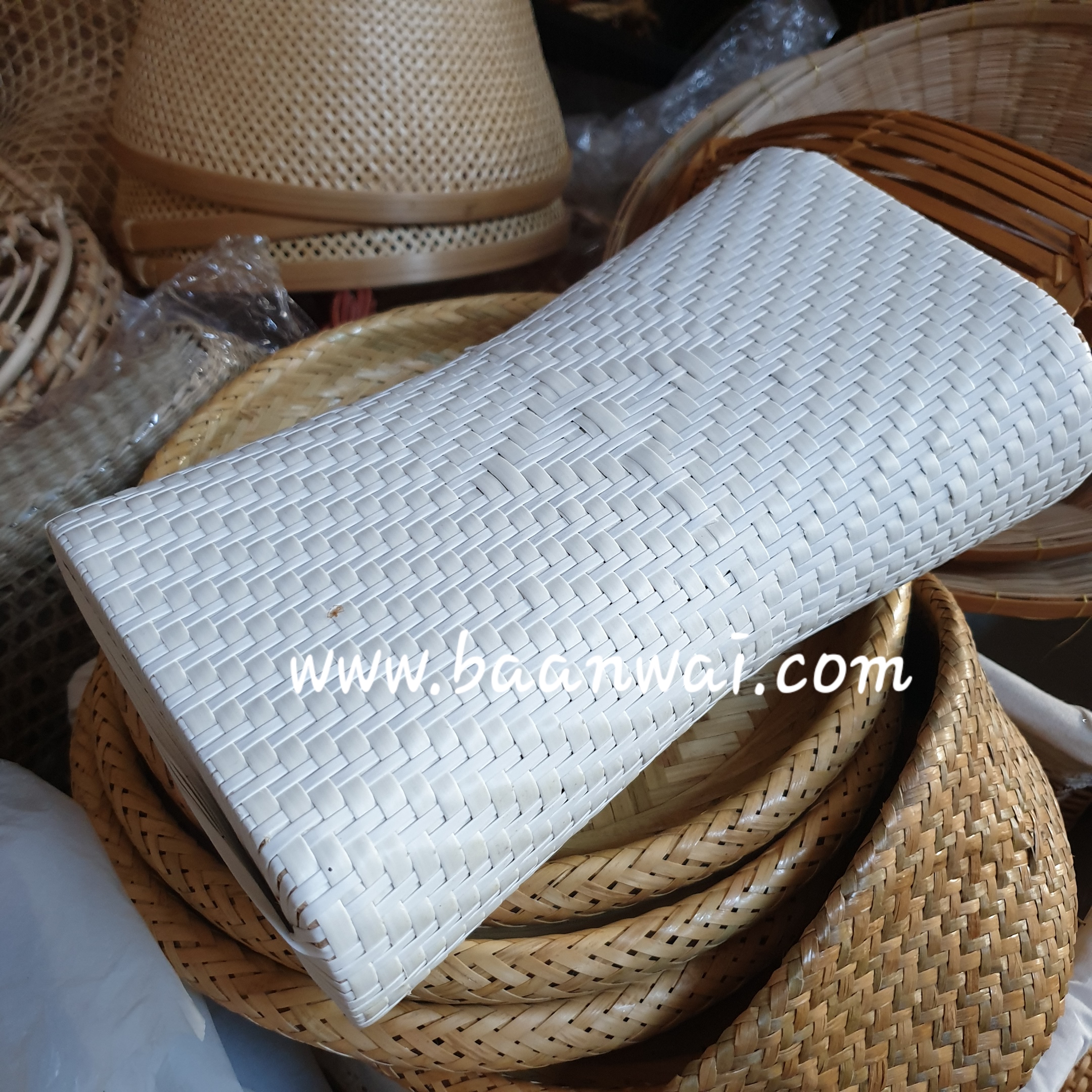 หมอนหวาย