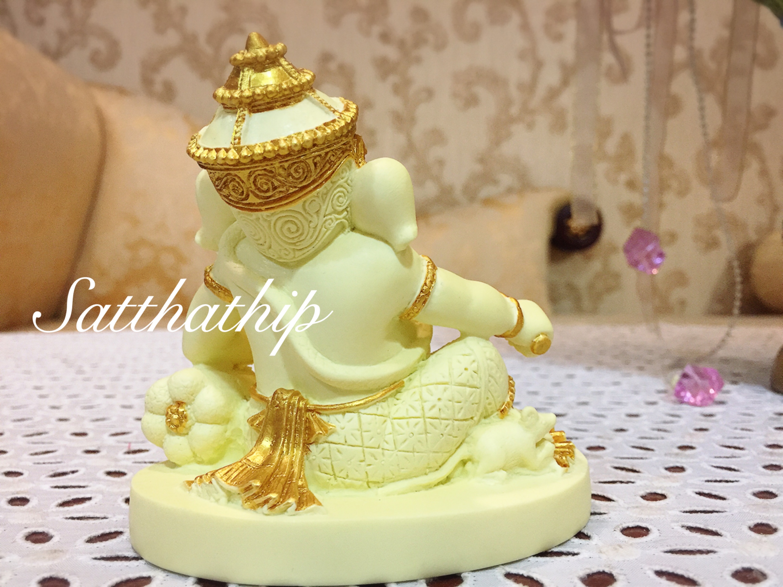 พระพิฆเนศ ปางเสวยสุข (เซรามิก) - Ganesha: Lord of Success