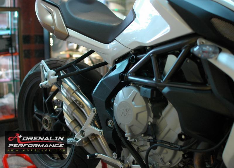 ท่อ QD Racing Slip-On สำหรับ MV Agusta Brutale 675 / 800 (For Exhibition only)