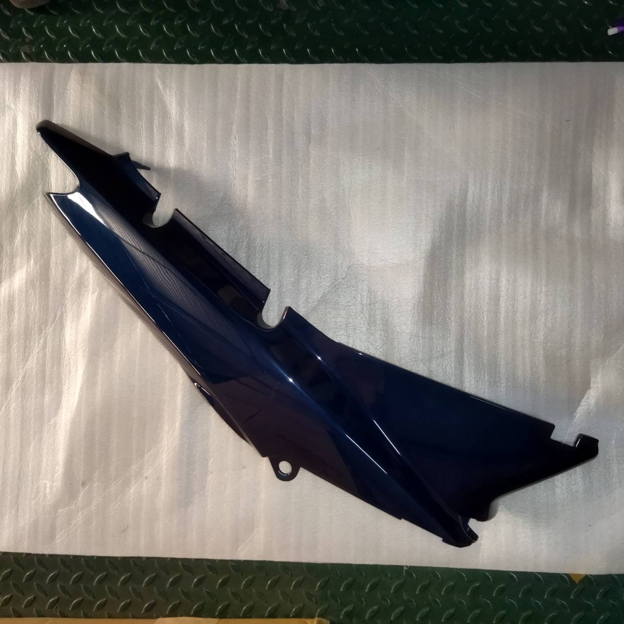 64370-KEV-750ZF ฝาครอบตัวถังหลังขวา NICE110 สีเขียวเข้ม อะไหล่แท้ HONDA