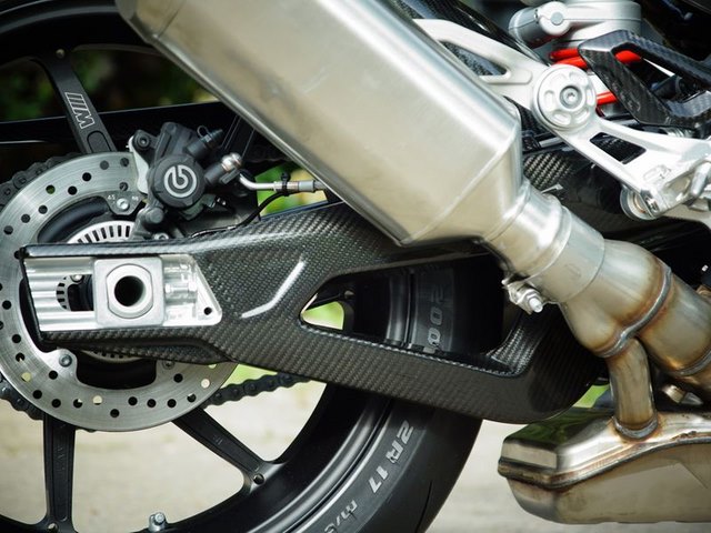Carbon World - ครอบสวิงอาร์ม สำหรับ S1000RR 2020+