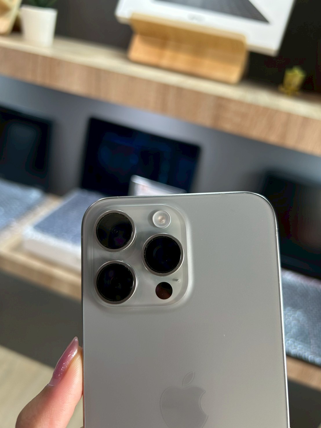 iPhone 15 Pro Max 1TB Natural Titanium