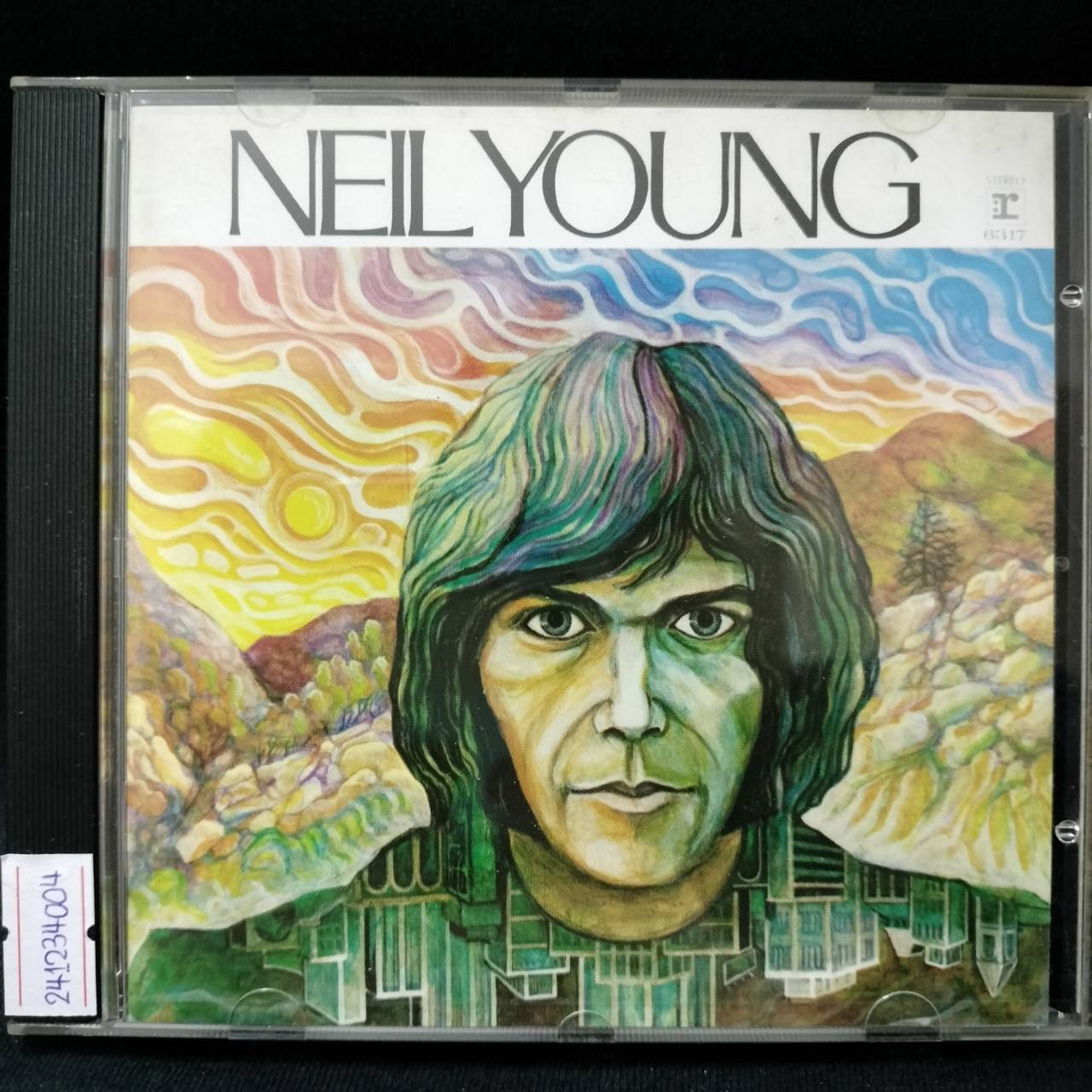 Neil Young – Neil Young / GERMANY / แผ่นด้านสกรีนมีคราบสติ๊กเกอร์ / แผ่นดี