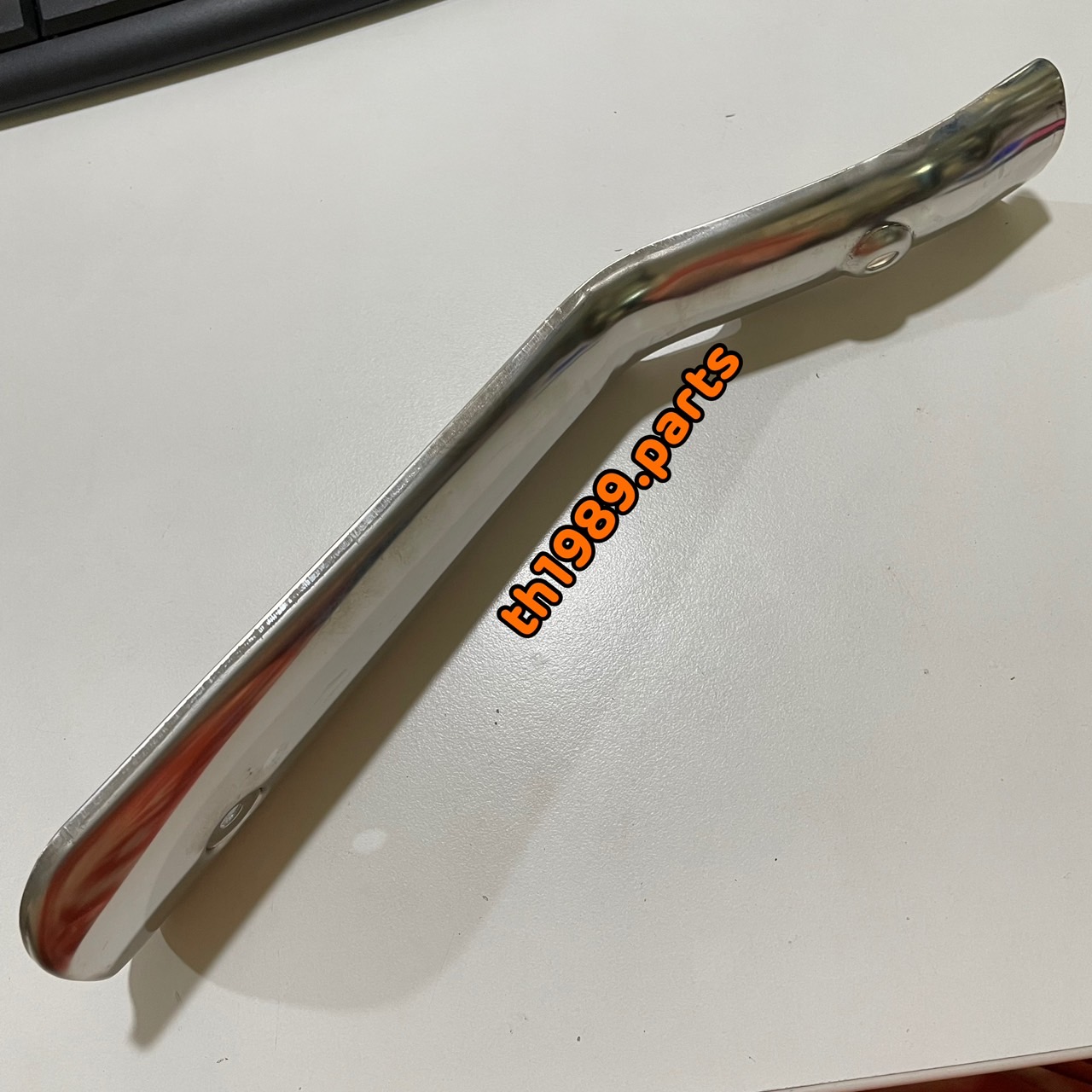 ฝาครอบท่อไอเสีย สำหรับรุ่น KR150J2 VICTOR อะไหล่แท้ KAWASAKI 49106-1221