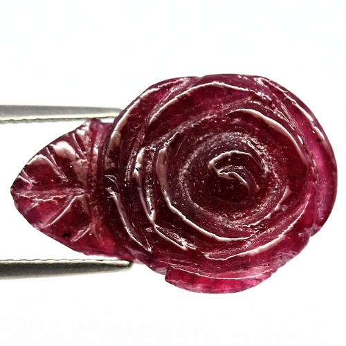 ทับทิมซอยไซต์แกะลายกุหลาบ (Zoizite Ruby) 10.60 กะรัต