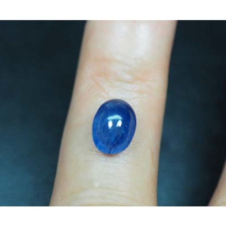 พลอยไพลินหลังเบี้ย (Sapphire) 2.45 กะรัต