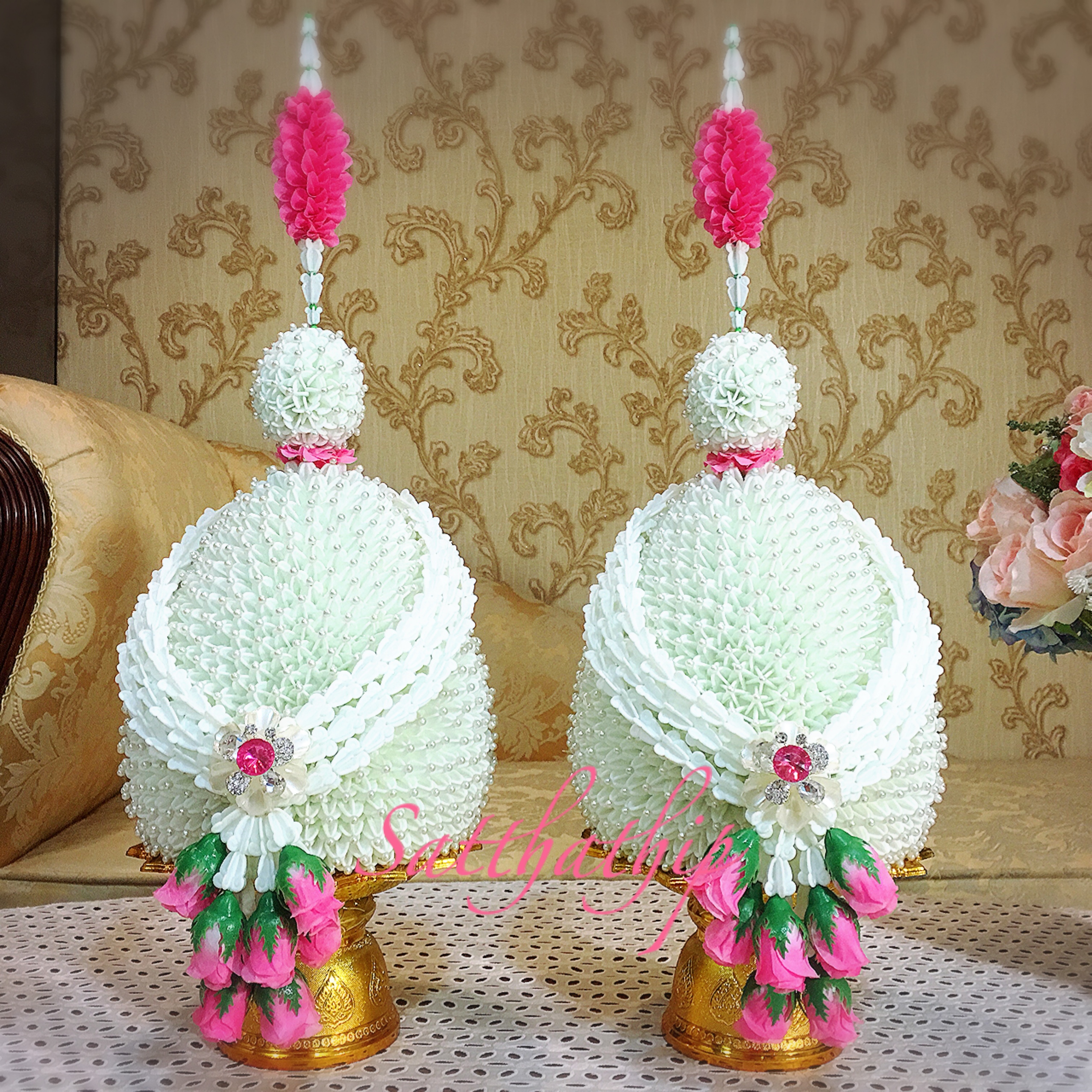 พานพุ่ม - พานพุ่มสักการะ - พานพุ่มดอกรัก - พานพุ่มดอกรักประดิษฐ์ (พลาสติก) - พานพุ่มสีขาว - Panpum