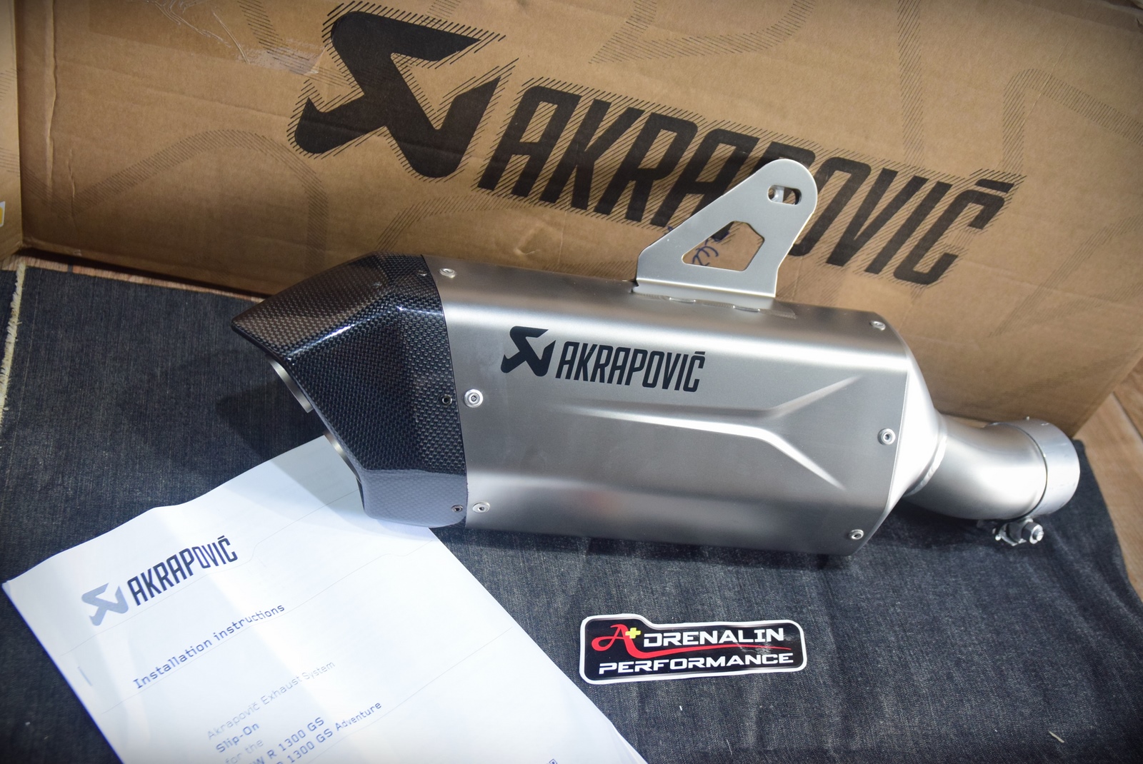ท่อ Akrapovic สลิปออน สำหรับ R1300 GS 2024+ ไทเทเนียม (For Exhibition only)