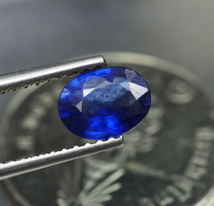 พลอยไพลิน (Sapphire) 0.85 กะรัต