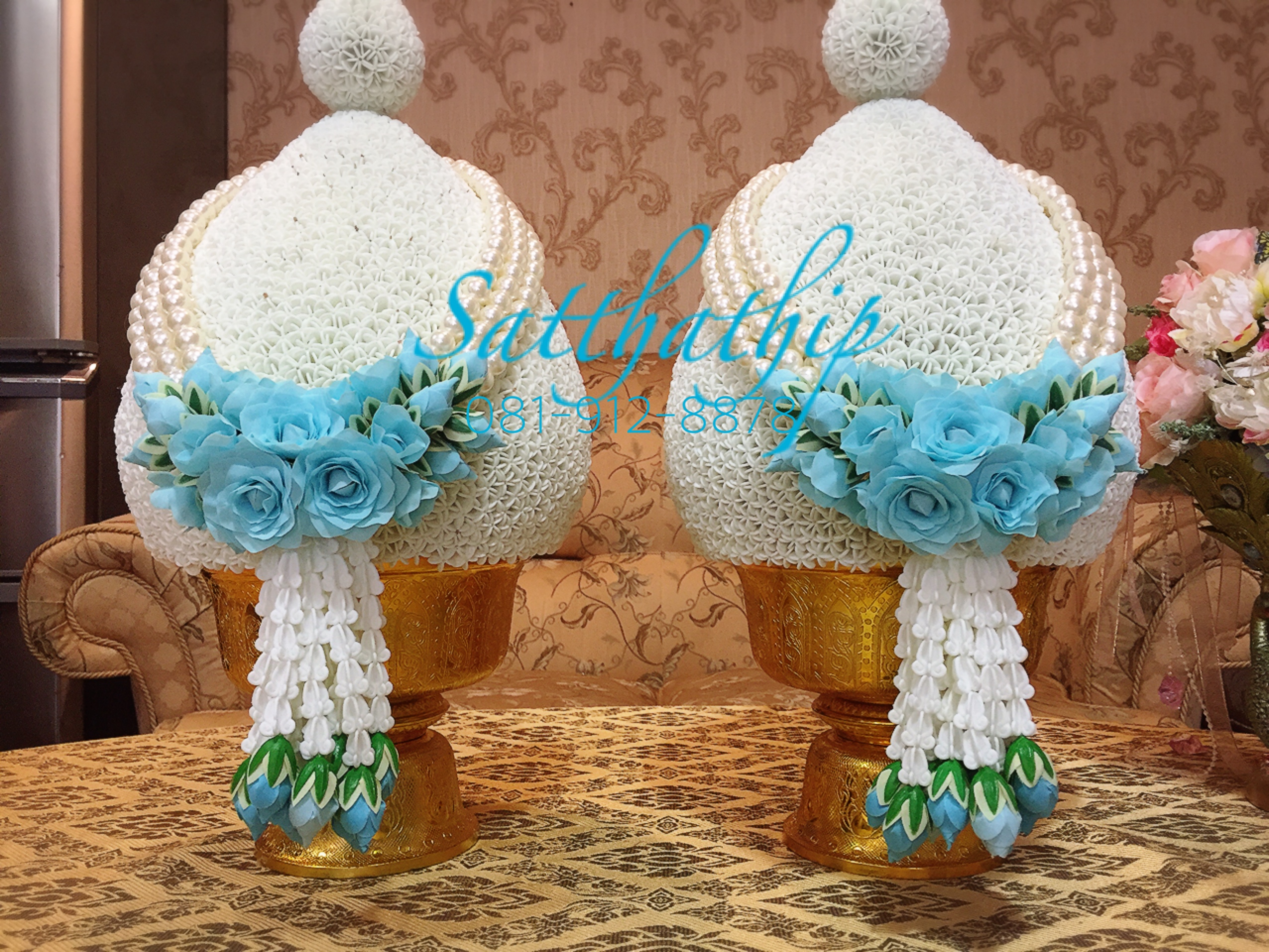 พานพุ่ม - พานพุ่มสักการะ - พานพุ่มดอกรัก - พานพุ่มดอกรักประดิษฐ์ (พลาสติก) - พานพุ่มสีขาว - Panpum