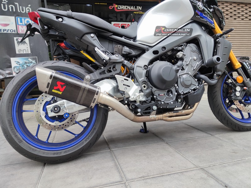 ท่อ Akrapovic full carbon GP สำหรับ MT09 2022+ (For Exhibition only)