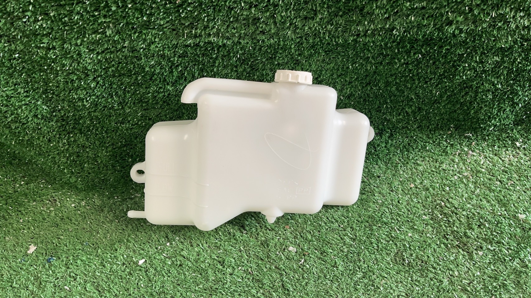 กระป๋องพักน้ำ Mitsubishi Triton 2005-14