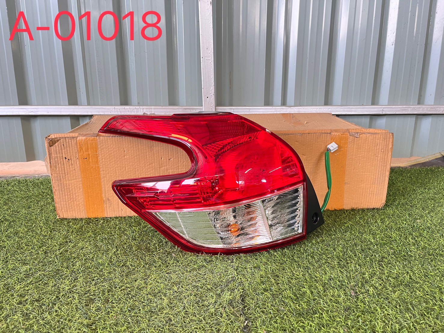 ไฟท้าย L Toyota Yaris 2014-17 ใหม่แท้