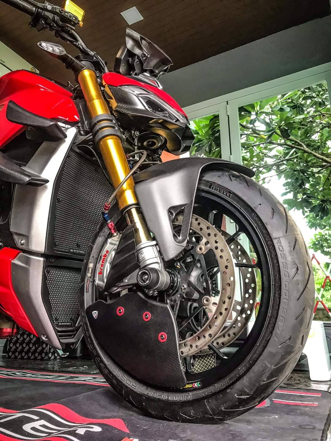 ดักลมเบรคหน้าคาร์บอน cncracing GP Evo สำหรับ Street fighter V4 V2