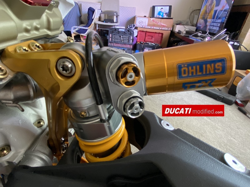 โช้คหลัง ohlins รุ่น TTX GP ตัวท้อปสุด สำหรับ Panigale v4 2018+