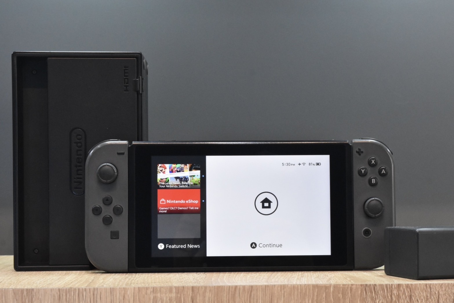 NINTENDO Switch with Gray Joy‑Con (V2)