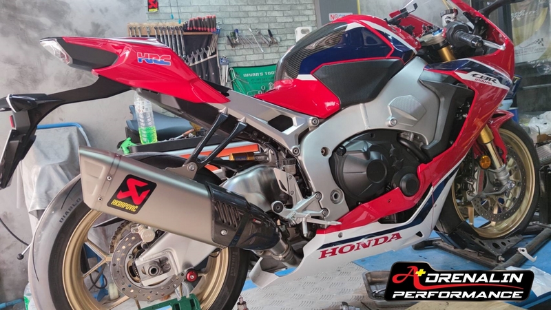 ท่อ Akrapovic SBK สำหรับ CBR1000RR 2017+ (For Exhibition only)