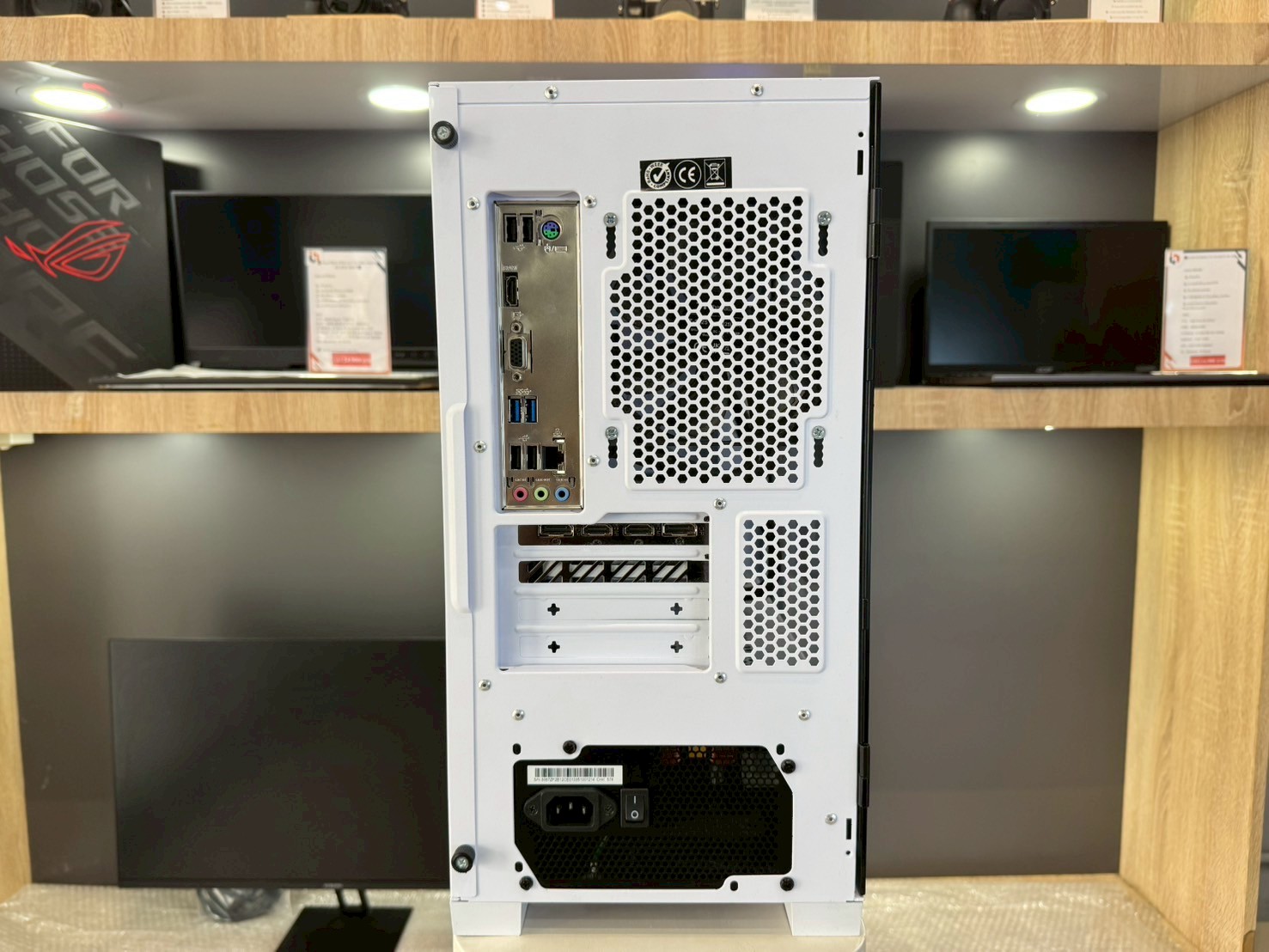 PC ประกอบ : Intel Core i5 12400F / Ram 32 GB /GeForce RTX4060