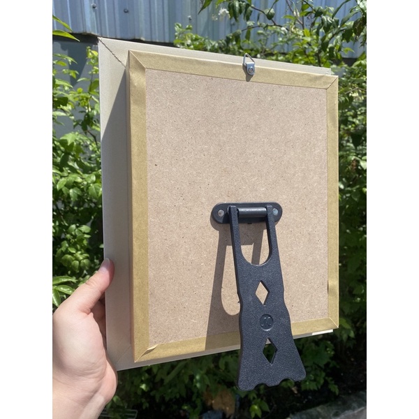 กรอบท้าวเวสสุวรรณ กว้าง10นิ้ว สูง12นิ้ว สำหรับเเขวนผนังเเละตั้งโต๊ะ