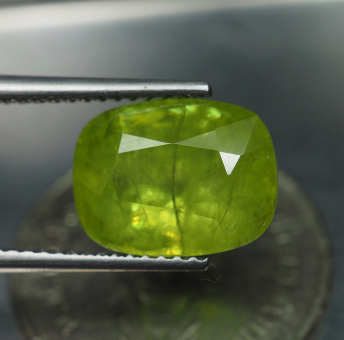 พลอยแท้สฟีน (Sphene) 4.52 กะรัต