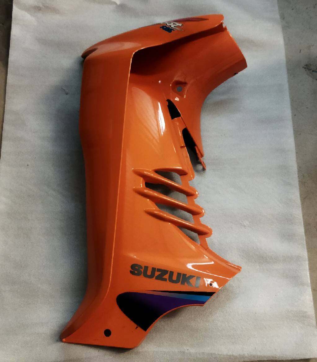 48120-20G00-C21 บังลมด้านซ้าย BEST125 FD125XS-B อะไหล่แท้ SUZUKI