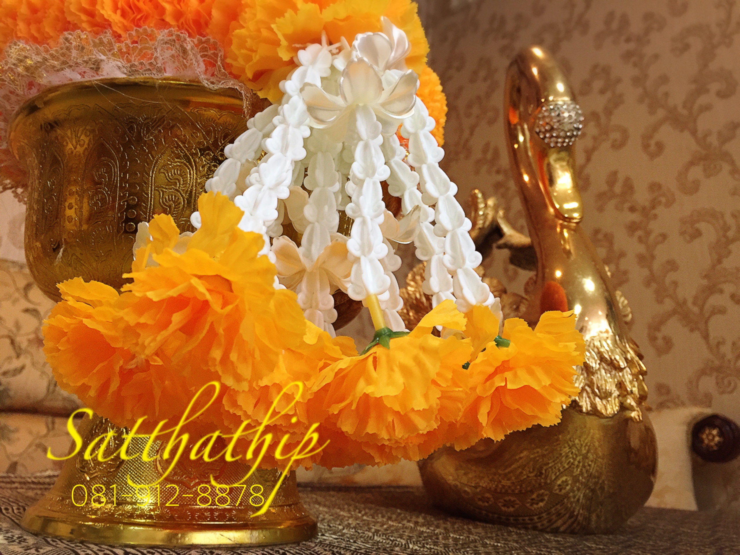 พวงมาลัยดอกดาวเรือง สีเหลืองส้ม - พวงมาลัยผ้า - Fabric garland - Marigold garland - Marigold mala