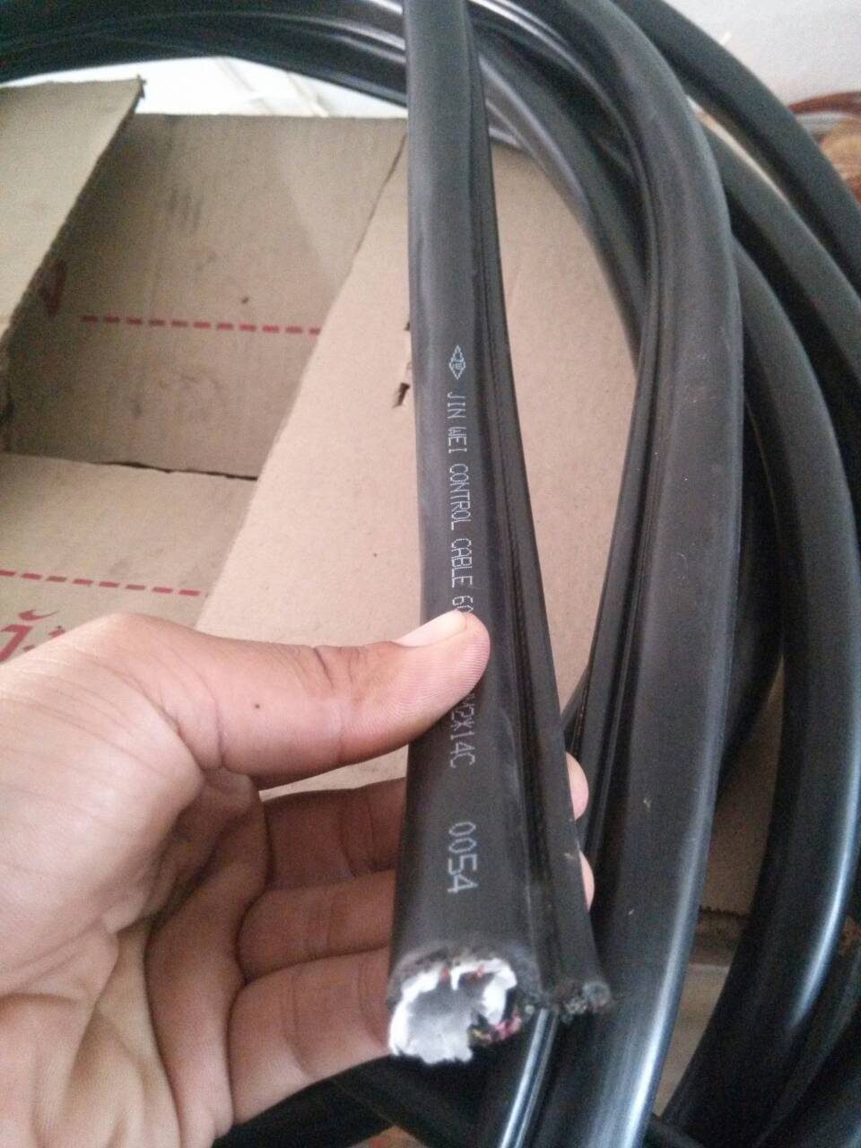 Crane Wire 14 core 1.25 sqmm/สายไฟรอกเครนไฟฟ้า/สายสวิทช์รอกเครนไฟฟ้า/สายไฟ 14 ไส พร้อมมีสลิง ( ขายเป็นเมตร )