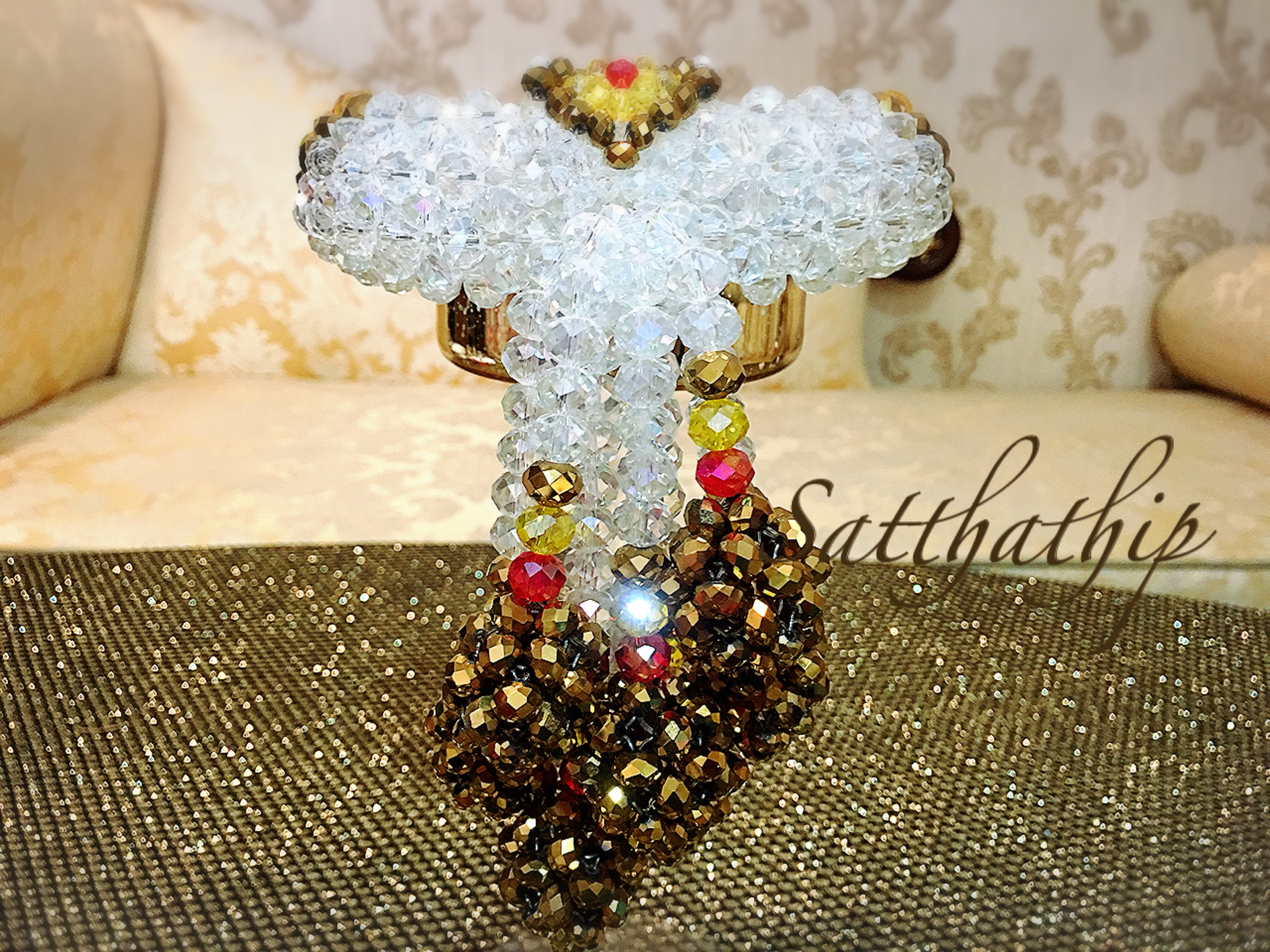 พวงมาลัยคริสตัล สีน้ำตาลทอง - Crystal Garland