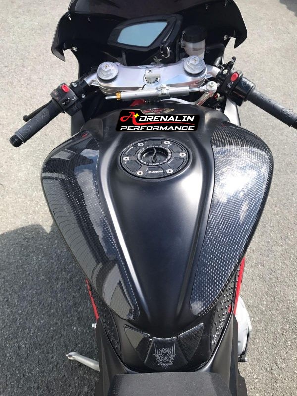 carbon2race ครอบข้างถังน้ำมันคาร์บอน MV F3 675 800