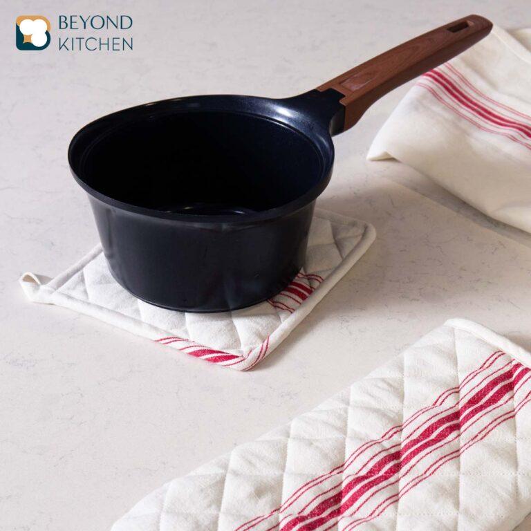ที่รองหม้อ ผ้าลินิน Beyond Kitchen Pot Holder 8 x 8 '' (12-8526)