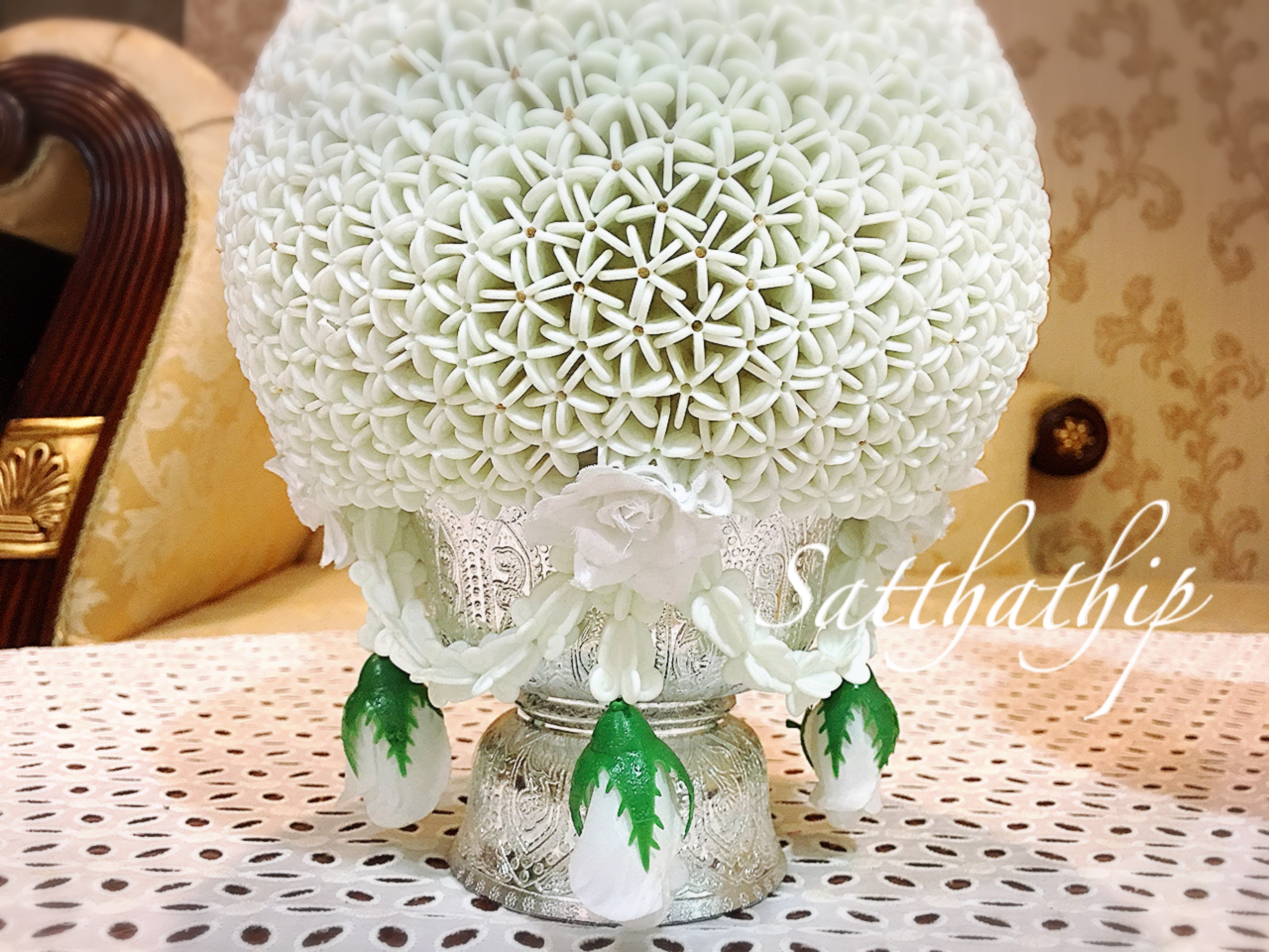 พานพุ่ม - พานพุ่มสักการะ - พานพุ่มดอกรัก - พานพุ่มดอกรักประดิษฐ์ (พลาสติก) - พานพุ่มสีขาว - Panpum