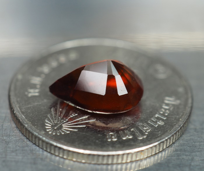 เฮสโซไนต์โกเมน (Hessonite) 2.45 กะรัตสีแดงส้ม