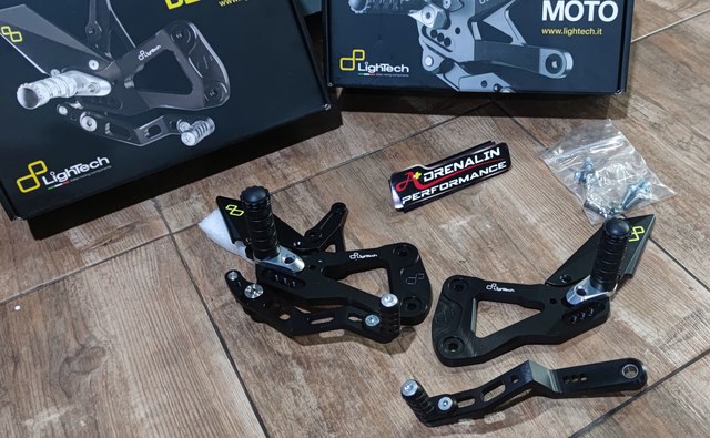 Lightech- เกียร์โยง (Rearsets) รุ่น มาตราฐาน สำหรับ GSXR1000 2017+