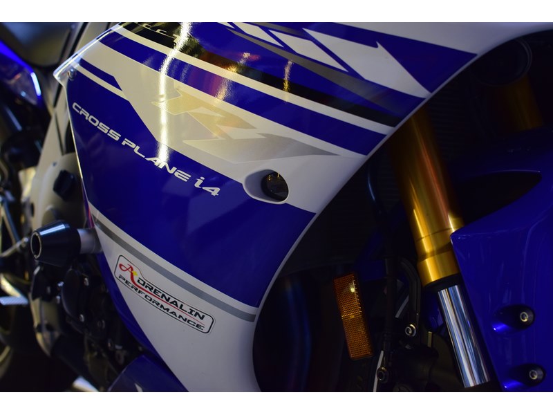 Hotbodies-ชุดไฟเลี้ยวหน้า (Turn signal) แบบฝังในตัวรถ สำหรับ R1 2009 -2014