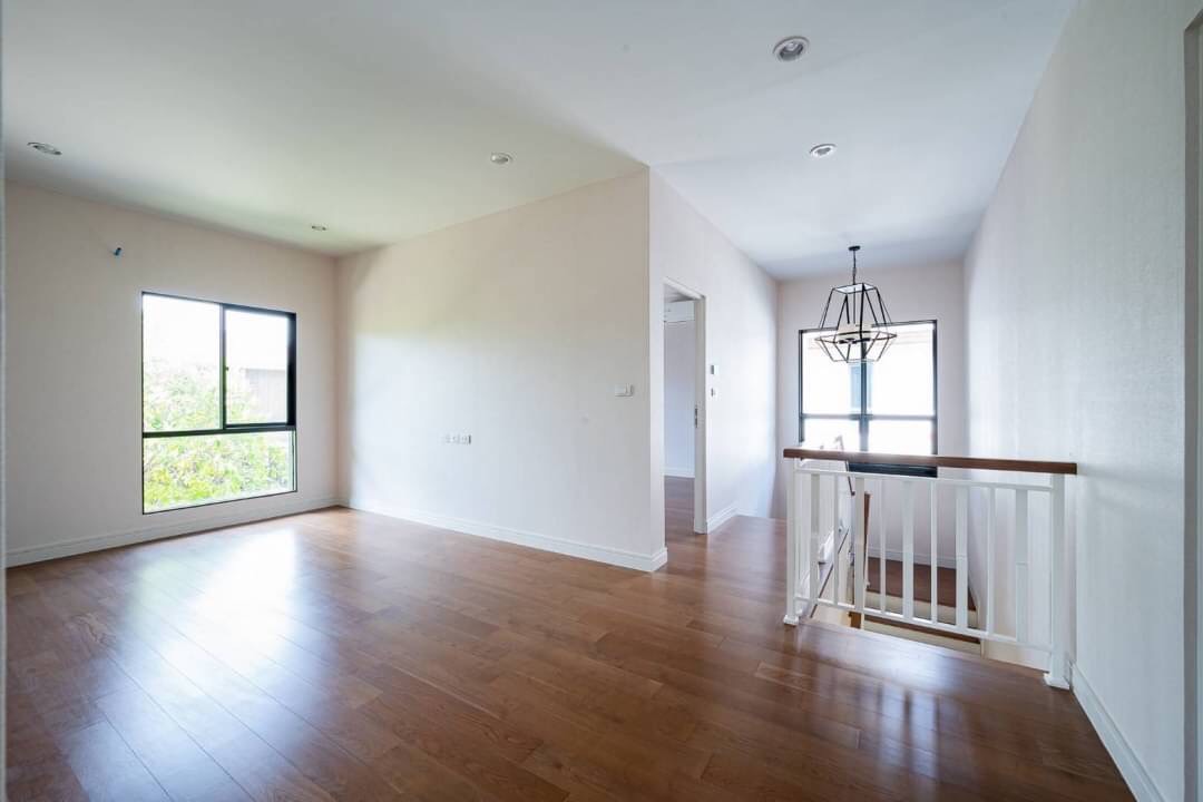 Burasiri Pattanakarn House for sell