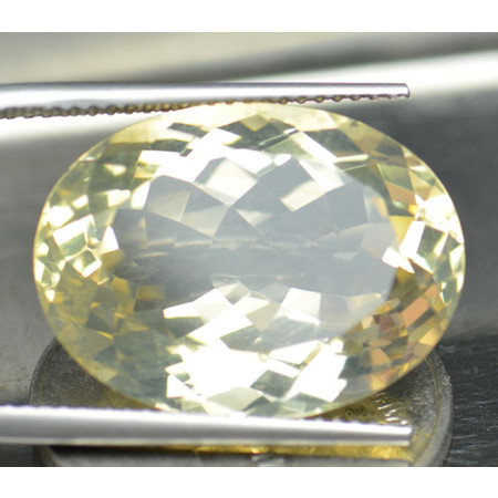 พลอยซิทรินสีเหลืองอ่อน (Citrine) 15.88 กะรัต