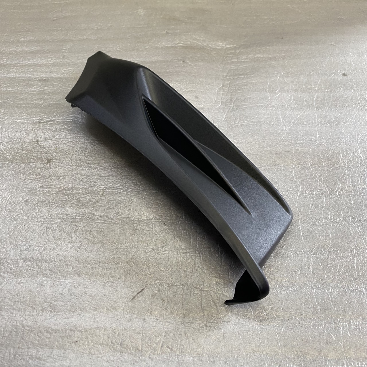 64505-KVB-880 ฝาปิดข้างไฟหน้าขวา CLICK PLAY คาร์บู อะไหล่แท้ HONDA