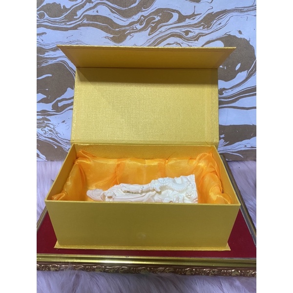 พระโพธิสัตว์ เจ้าเเม่กวนอิม พร้อมกล่องเเม่เหล็ก พร้อมส่ง